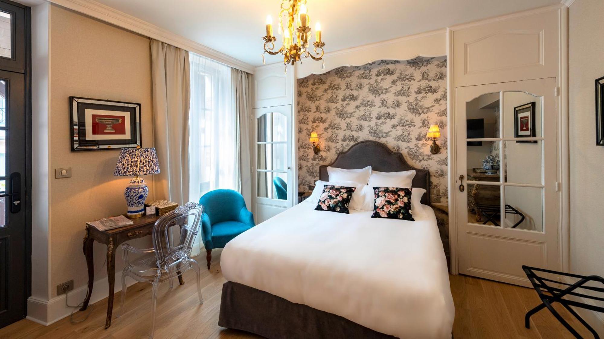 Hotel De La Poste Авалон Екстериор снимка
