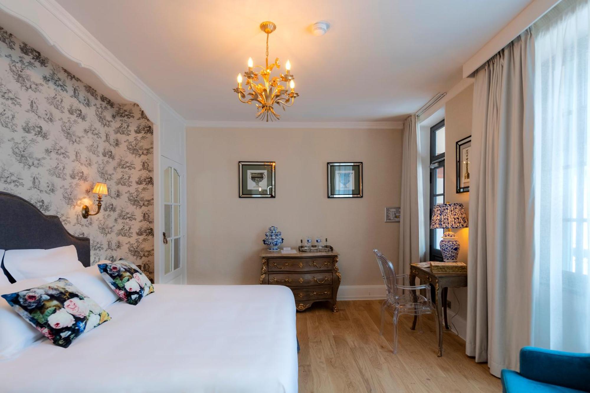 Hotel De La Poste Авалон Екстериор снимка
