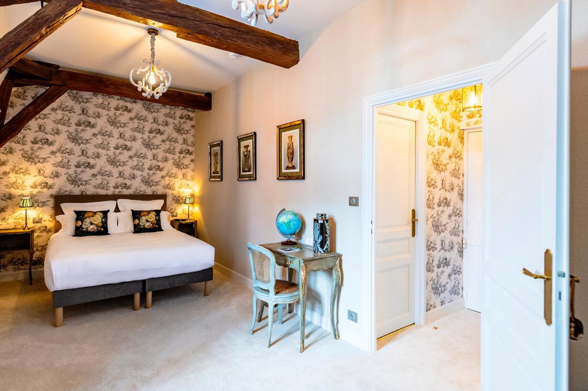 Hotel De La Poste Авалон Екстериор снимка