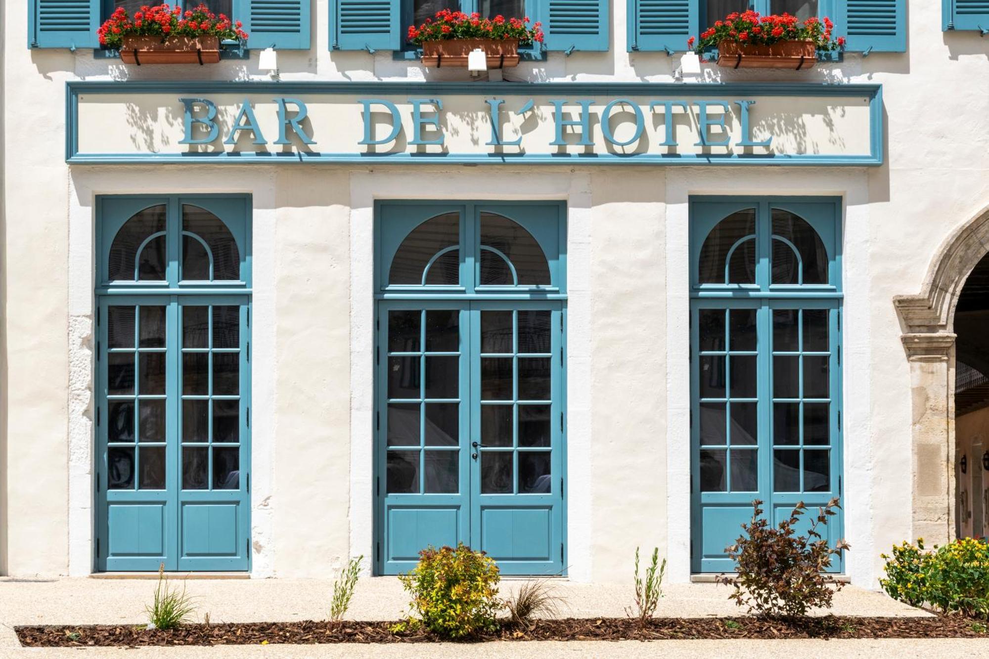 Hotel De La Poste Авалон Екстериор снимка