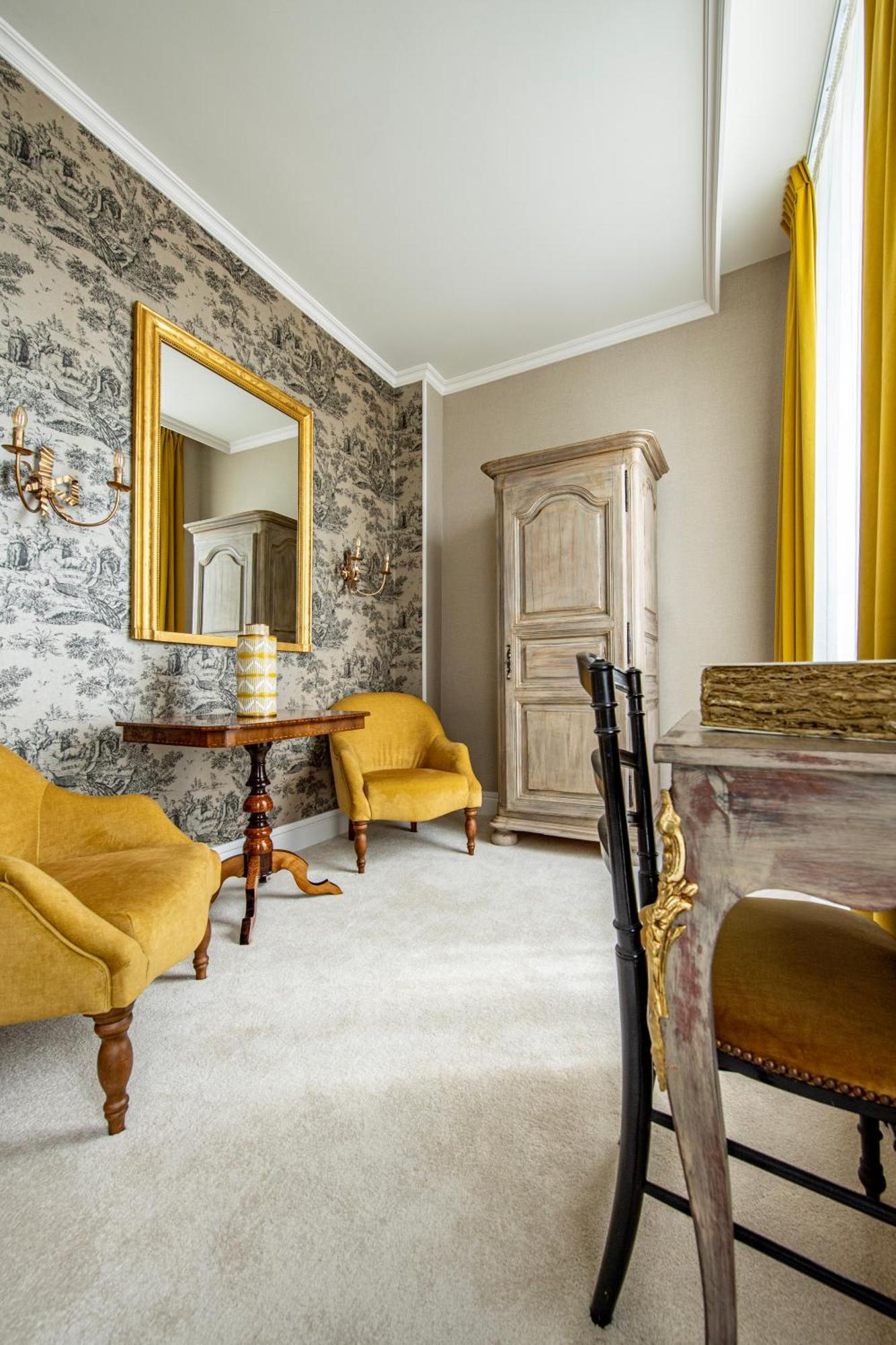 Hotel De La Poste Авалон Екстериор снимка