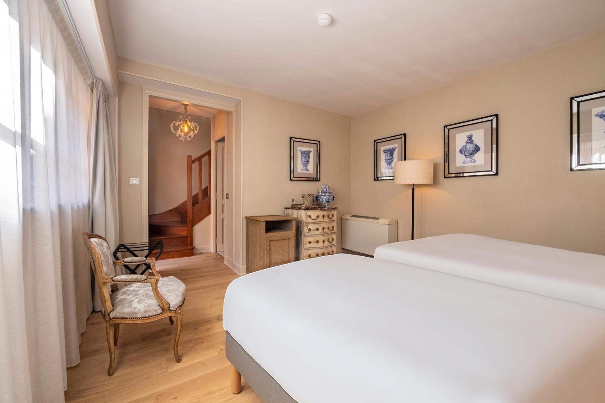 Hotel De La Poste Авалон Екстериор снимка